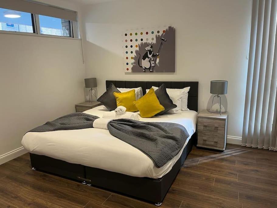 Spacious, Bright & Modern 1 & 2 Bed Apartments At Sligo House - Central Watford Watford  Esterno foto