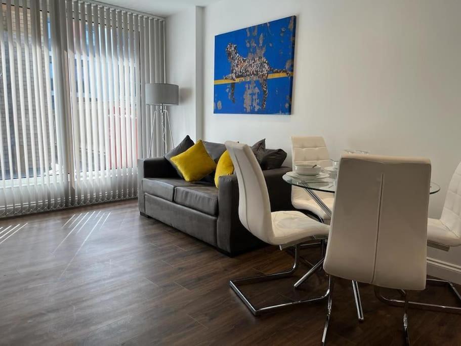 Spacious, Bright & Modern 1 & 2 Bed Apartments At Sligo House - Central Watford Watford  Esterno foto