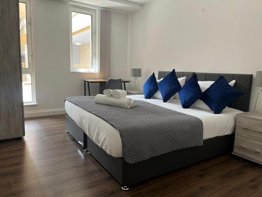 Spacious, Bright & Modern 1 & 2 Bed Apartments At Sligo House - Central Watford Watford  Esterno foto
