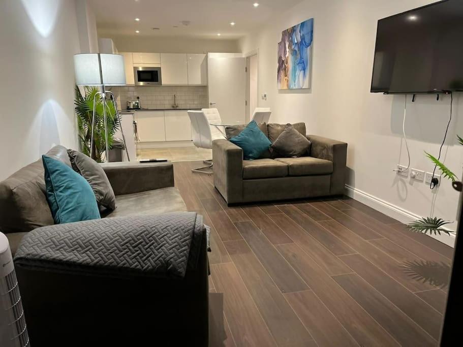 Spacious, Bright & Modern 1 & 2 Bed Apartments At Sligo House - Central Watford Watford  Esterno foto